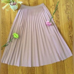 Woman’s pleated midi skirt, one size